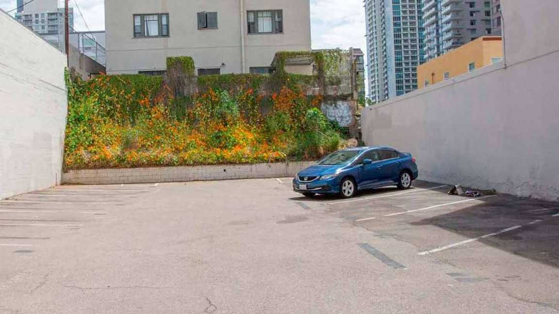 Book Hourly Parking in 1345 Sixth Ave.  Malek Lot (P1083)