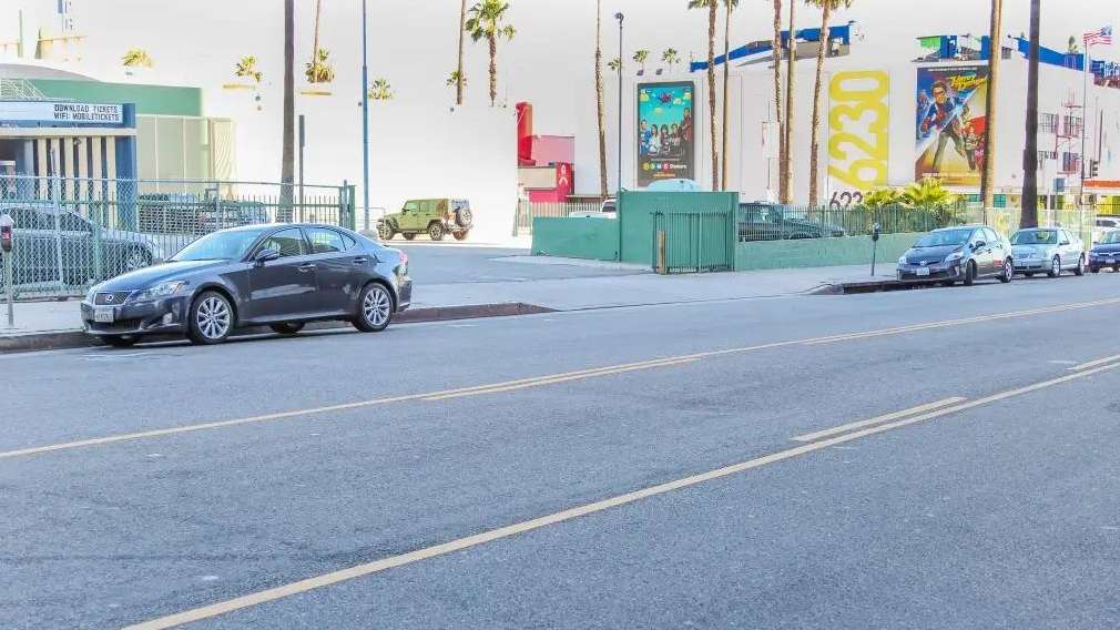 Book Hourly Parking in 6215 West Sunset Blvd Parking