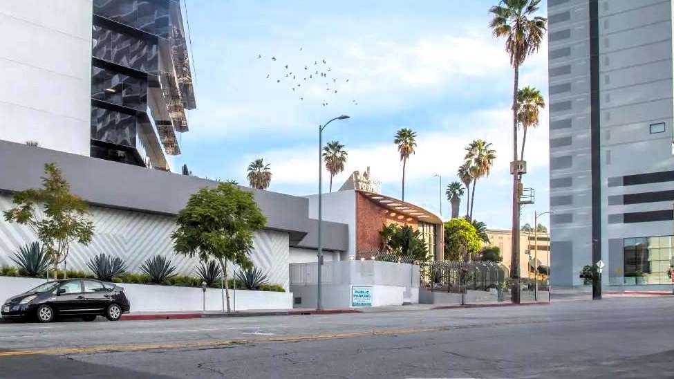 Book Hourly Parking in 1800 North Vine Pantages Parking