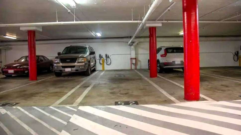 Book Hourly Parking in 1800 North Vine Pantages Parking
