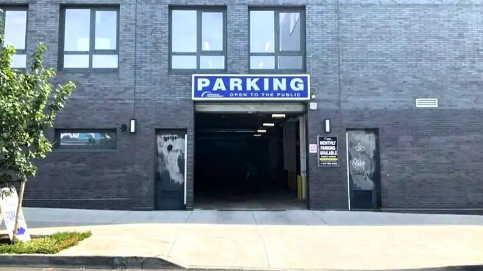 1510 Gates Ave Parking Way