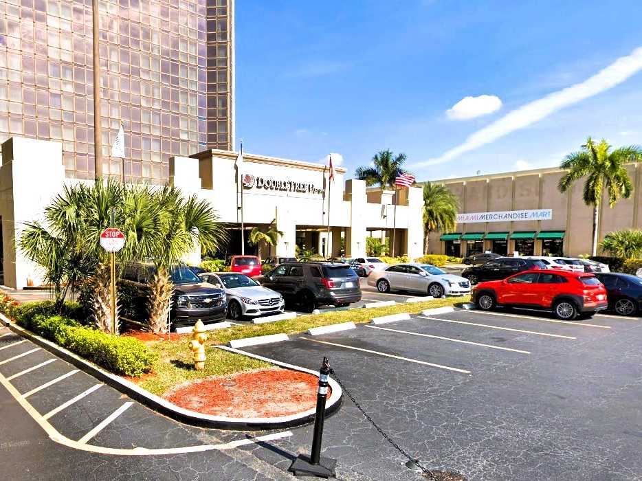 Book Hourly Parking in Doubletree Miami Airport Parking (No Shuttle)