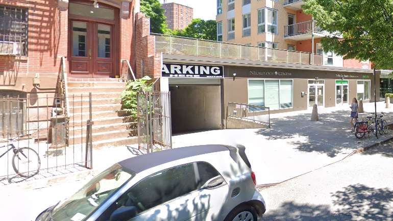 Book Hourly Parking in Greene Ave Garage Parking 