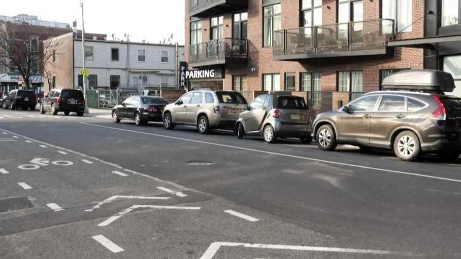 Book Hourly Parking in Dekalb Ave Garage Parking