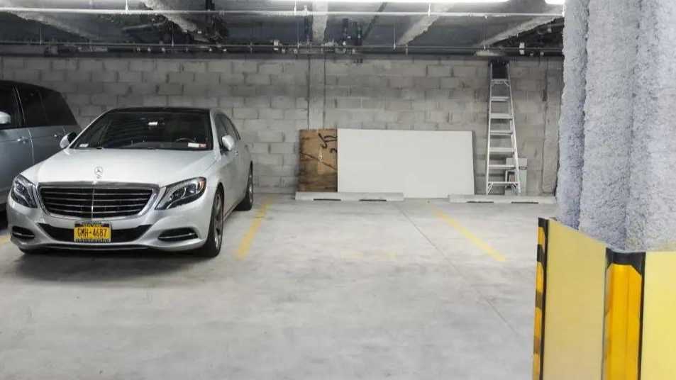 Book Hourly Parking in Dekalb Ave Garage Parking