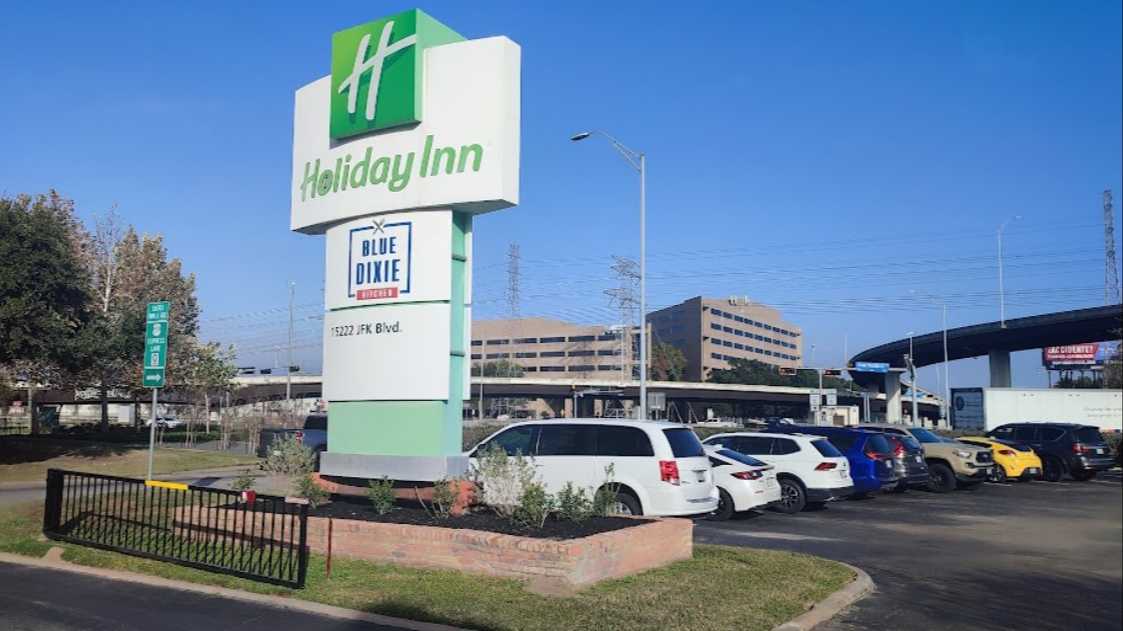 Book Hourly Parking in Holiday Inn Houston Intercontinental Airport EXCLUSIVE DEAL Airport Parking