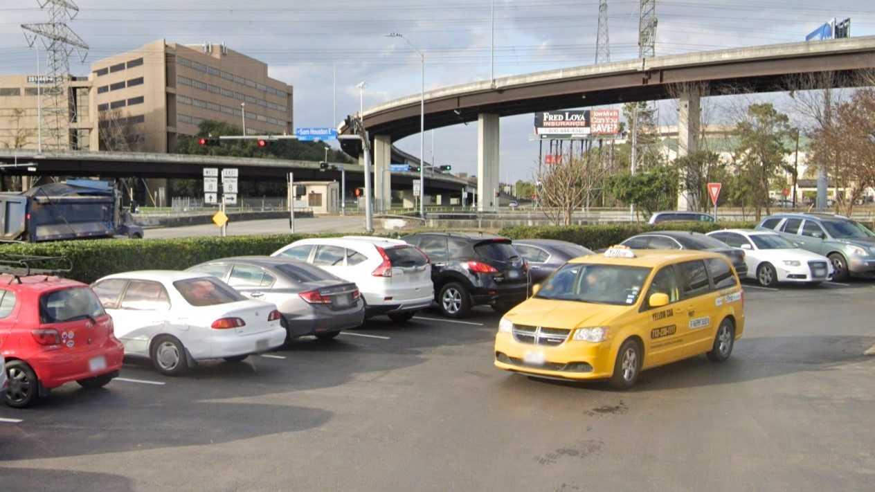 Book Hourly Parking in Holiday Inn Houston Intercontinental Airport EXCLUSIVE DEAL Airport Parking