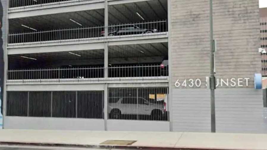 Book Hourly Parking in 6430 Sunset Blvd (Sixty Four Thirty Sunset) parking