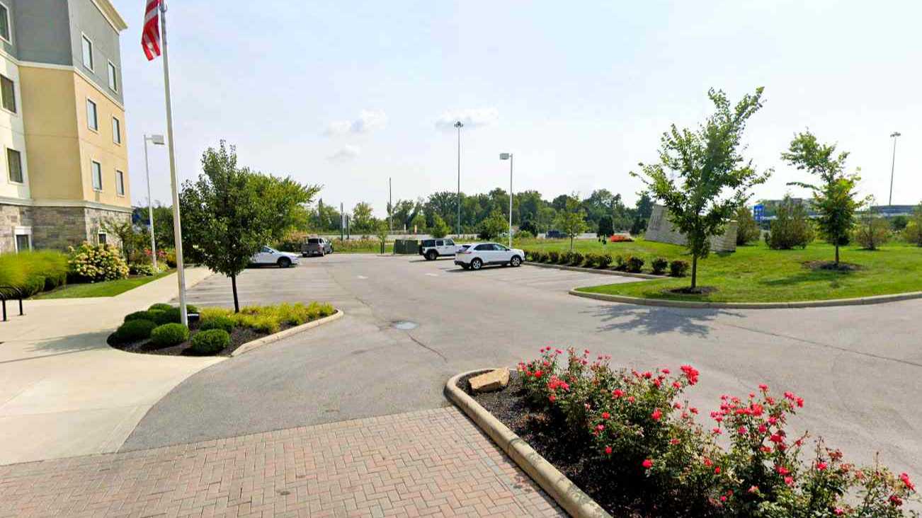 Book Hourly Parking in Columbus Staybridge Suites_9090 Lyra Dr Parking