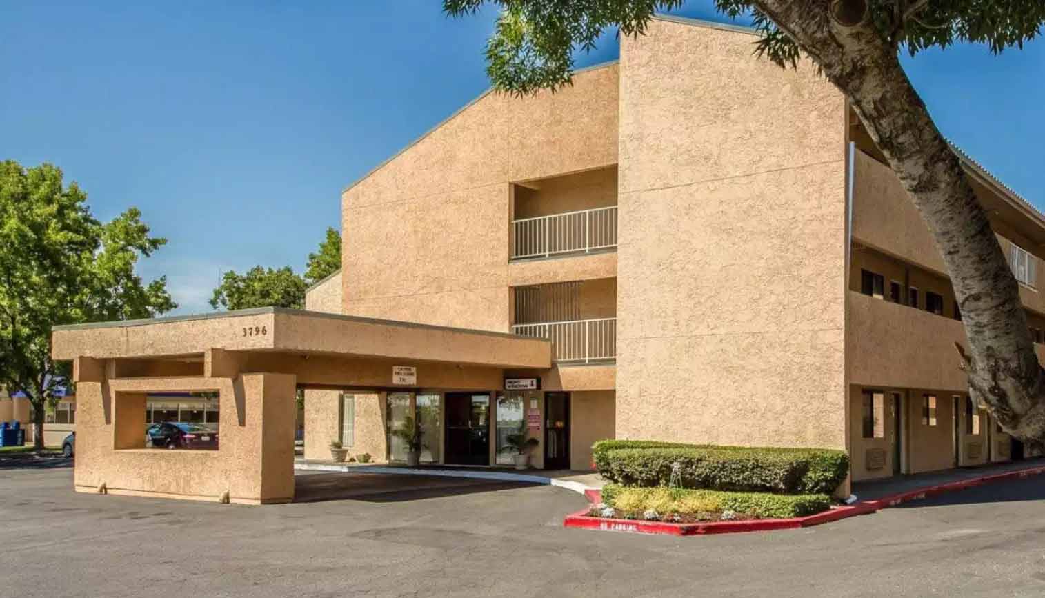 Econolodge Suites Sacramento Smf Airport Parking - 