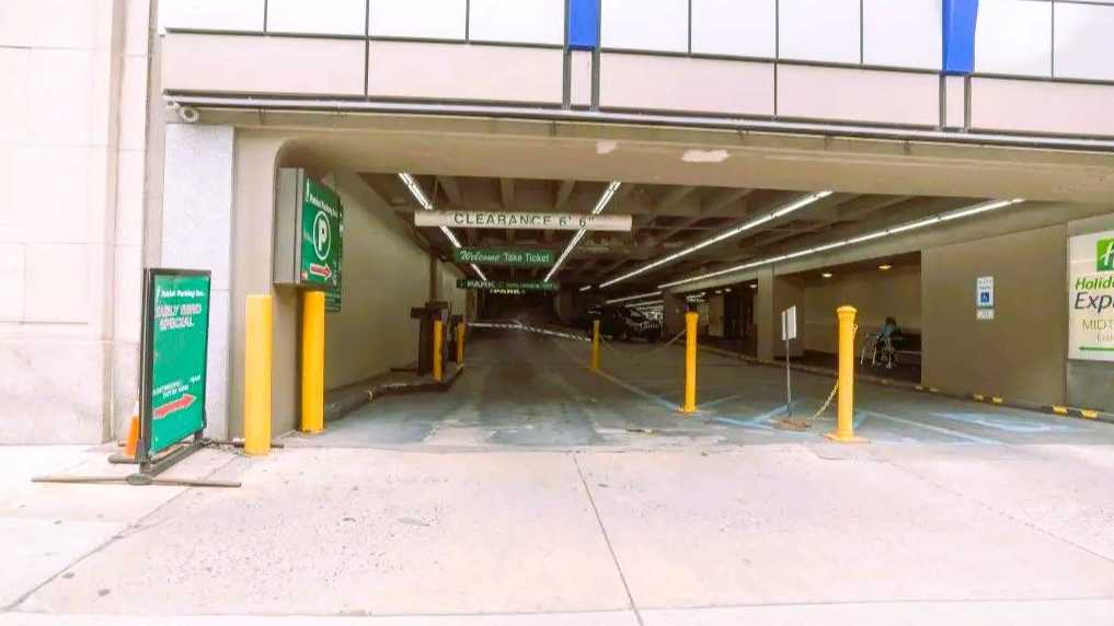 Reserve 1305 Walnut Street Parking | Holiday Inn Parking | Way