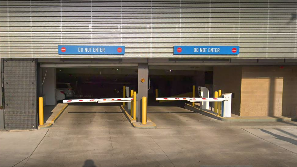 Book 1330 W Fulton Parking in Chicago | Way.com