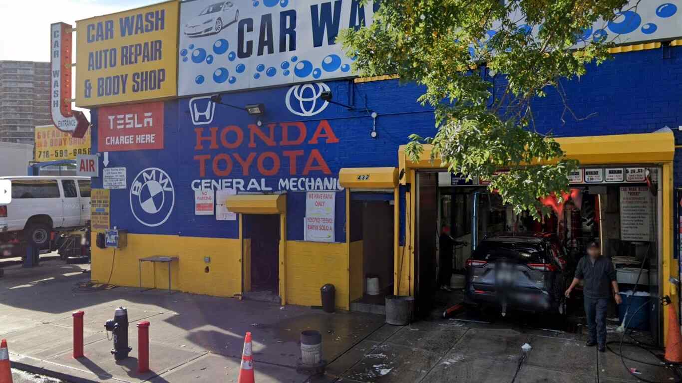 Car Wash at Main Street Car Wash Brooklyn, San Francisco,CA for 3.99