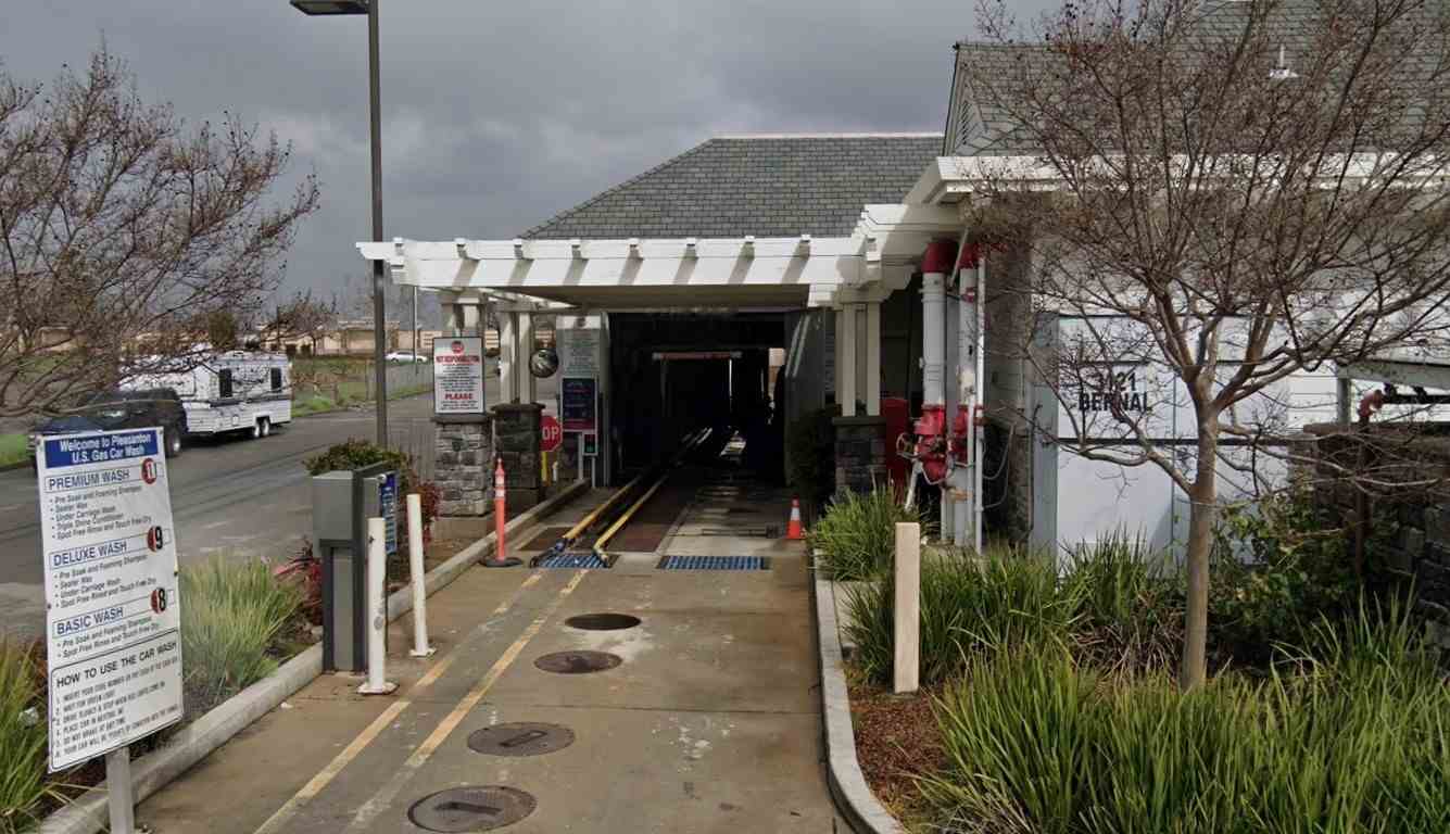 Car Wash at AMPM Car Wash Pleasanton, Pleasanton,CA