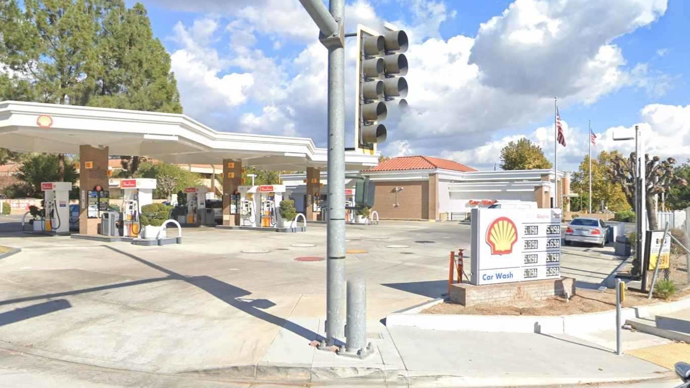 Car Wash at Agoura Shell Car Wash 5134 Kanan Rd, Agoura Hills,CA