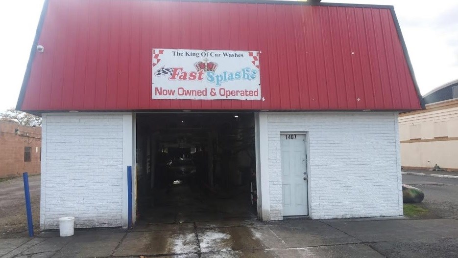 Car Wash at Fast Splash 1407 Southfield Rd, Lincoln Park,MI