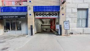 677 Washington St Parking